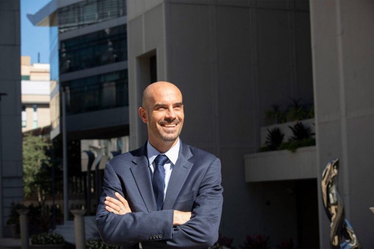 Harvard expert: ‘Schools should not close’