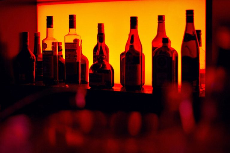 Alcohol may not benefit the heart, researchers say